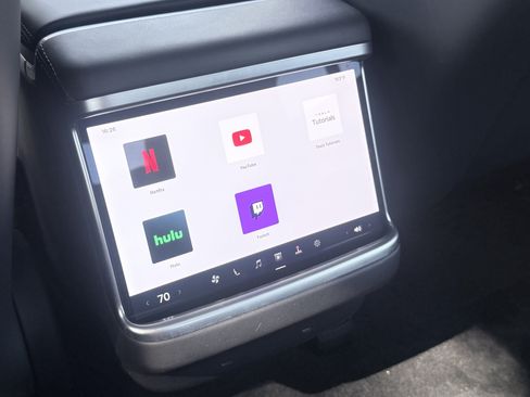 Used 2023 Tesla Model S AWD/4WD image 43