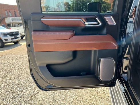 Used 2024 GMC Sierra 2500 Denali Ultimate image 16