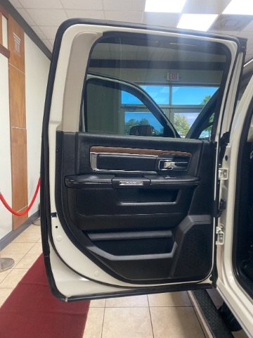 Used 2018 RAM 2500 Laramie w/ Convenience Group AWD/4WD image 11