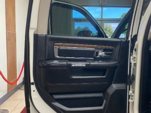 Used 2018 RAM 2500 Laramie w/ Convenience Group AWD/4WD image 11