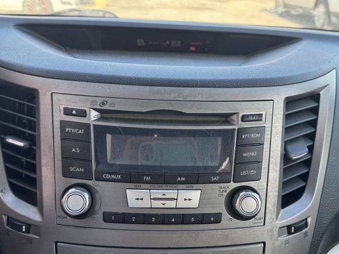 Used 2013 Subaru Outback 2.5i Premium w/ All-Weather Pkg image 16