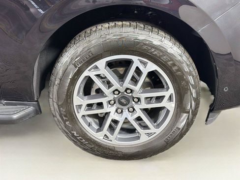 Used 2025 Ford Expedition Active AWD/4WD image 37