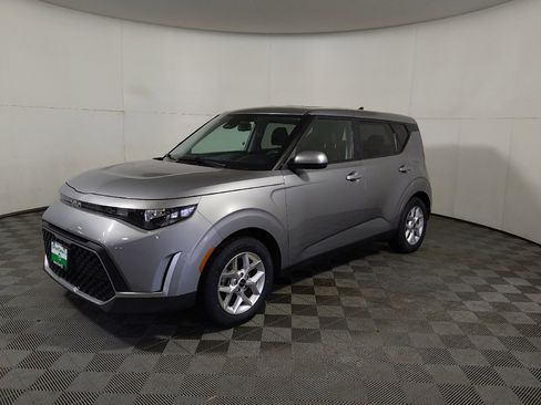 Used 2024 Kia Soul LX w/ Option Group 015 image 2