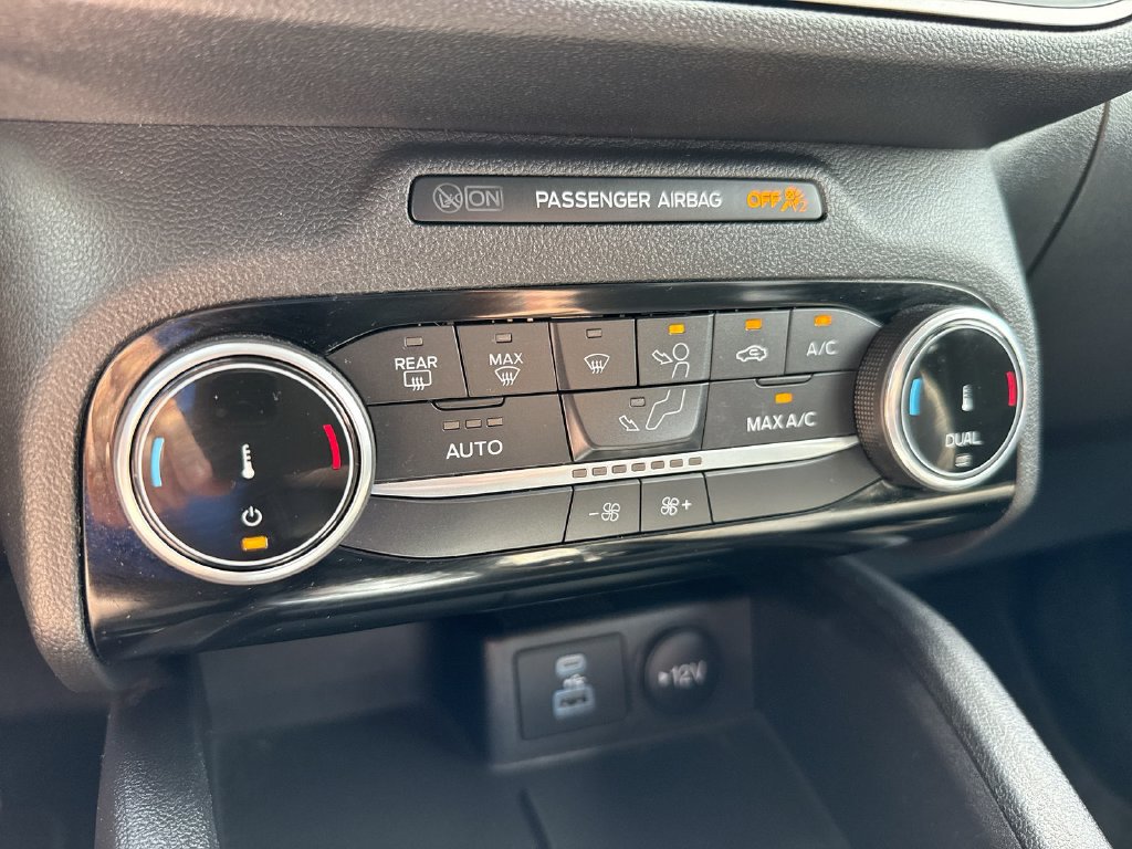 Used 2022 Ford Escape SE FWD image 16