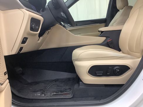 Used 2023 Jeep Grand Cherokee Limited image 14