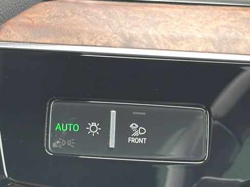 Used 2022 Audi e-tron Premium Plus w/ Premium Plus Package image 23