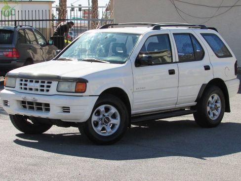 Used 1999 Isuzu Rodeo LS RWD image 3