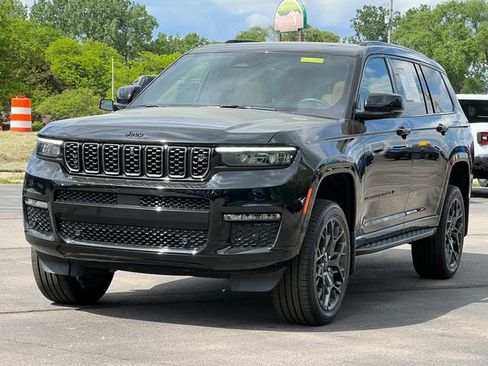 Used 2025 Jeep Grand Cherokee L Summit w/ Advanced Protech Group IV AWD/4WD image 50
