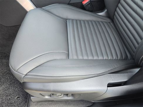 New 2026 Land Rover Discovery Limited Edition image 31