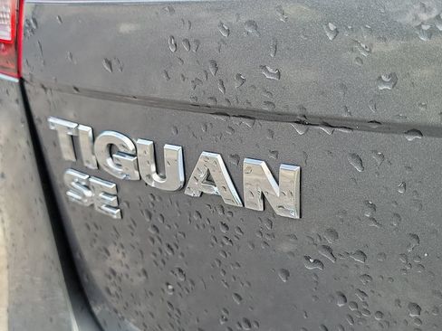 Used 2021 Volkswagen Tiguan SE R-Line FWD image 9