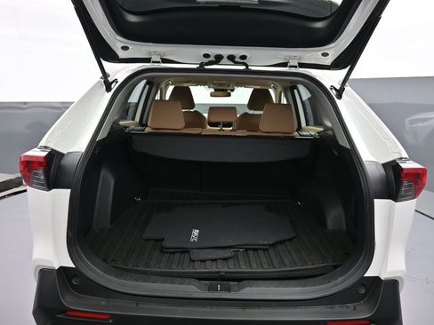 Certified 2020 Toyota RAV4 LE w/ All Weather Liner Package image 21