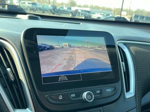 Used 2023 Chevrolet Malibu LT image 17