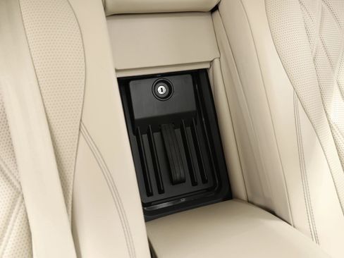 Used 2014 Bentley Flying Spur W12 AWD/4WD image 86