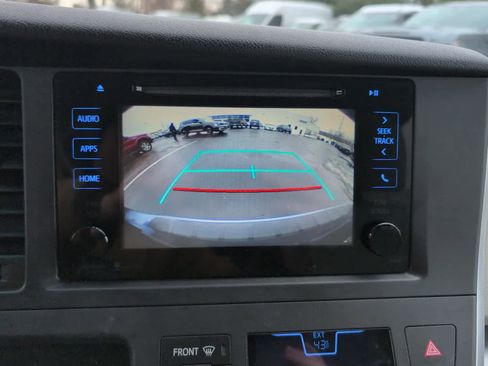 Used 2015 Toyota Sienna LE image 24