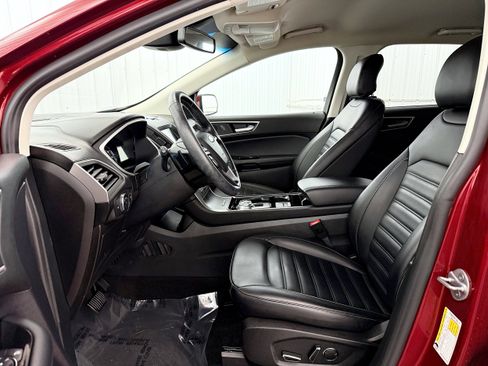 Used 2019 Ford Edge SEL w/ Equipment Group 201A image 4