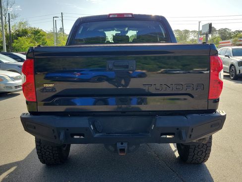 Used 2018 Toyota Tundra SR5 w/ SR5 Upgrade Package image 5