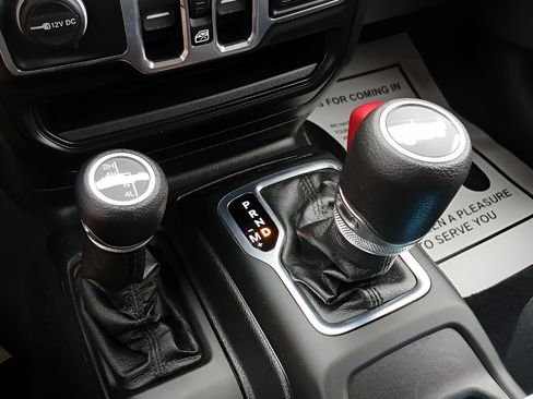 Used 2020 Jeep Wrangler Unlimited Sport AWD/4WD image 12