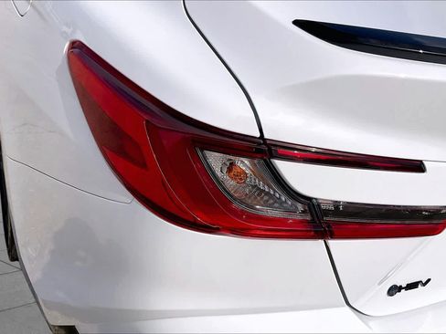 Used 2026 Toyota Camry Hybrid w/ Convenience Package FWD image 27