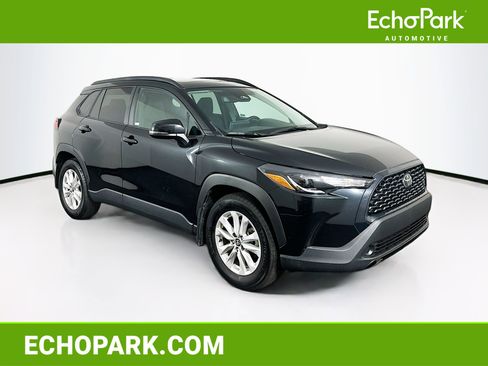 Used 2024 Toyota Corolla Cross LE image 1