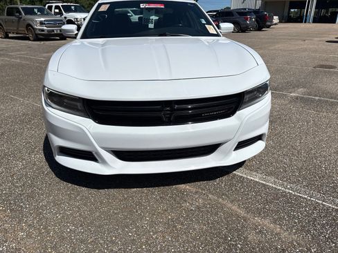 Used 2020 Dodge Charger SXT w/ Leather Interior Group RWD image 2
