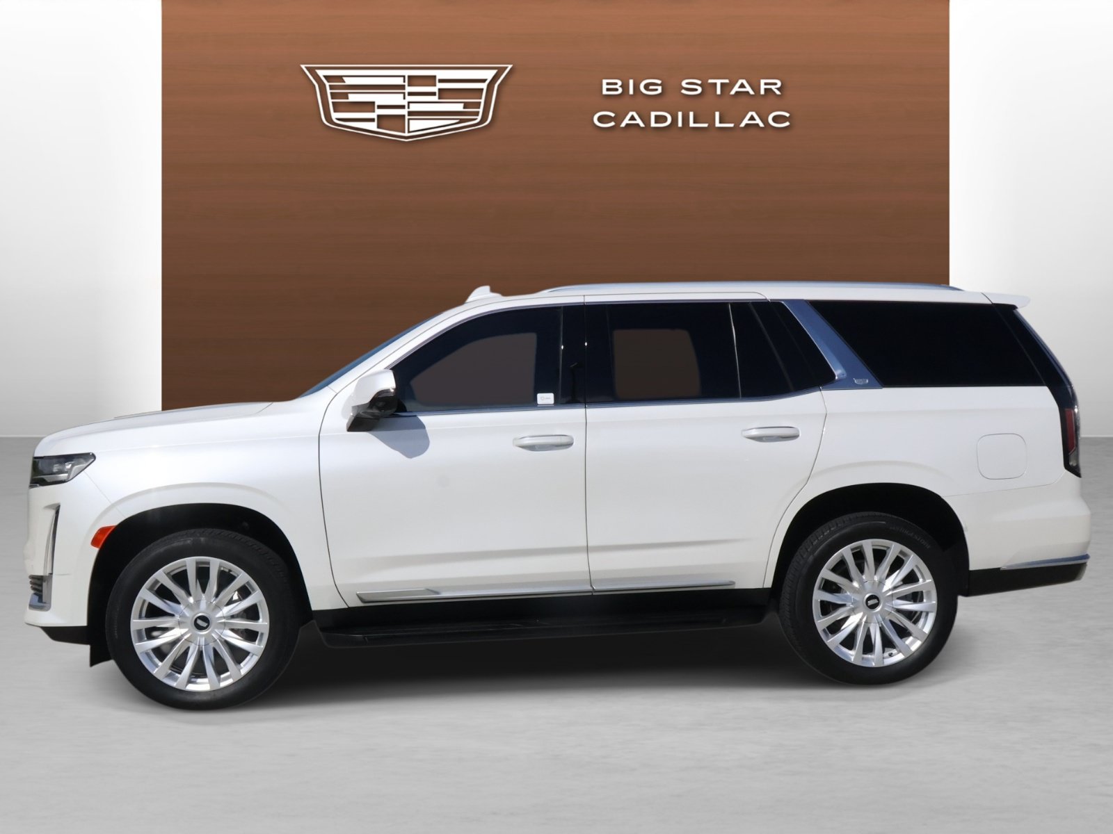 Certified 2024 Cadillac Escalade Luxury RWD image 2