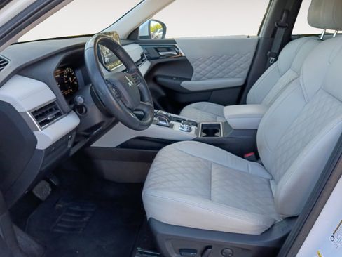 Used 2023 Mitsubishi Outlander SEL FWD image 23