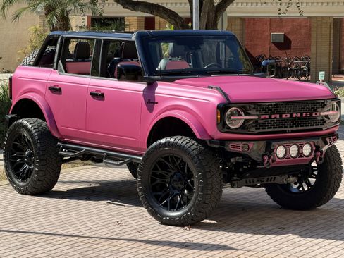 Used 2025 Ford Bronco Outer Banks AWD/4WD image 6