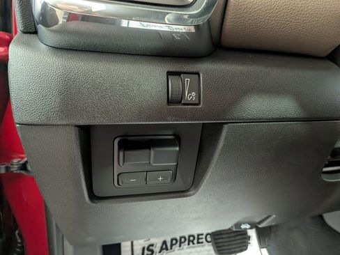 Certified 2024 GMC Canyon Denali image 20