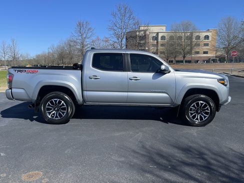 Used 2023 Toyota Tacoma TRD Sport image 10