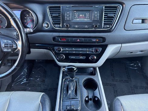 Used 2016 Kia Sedona LX w/ LX Essentials Premium Package image 20