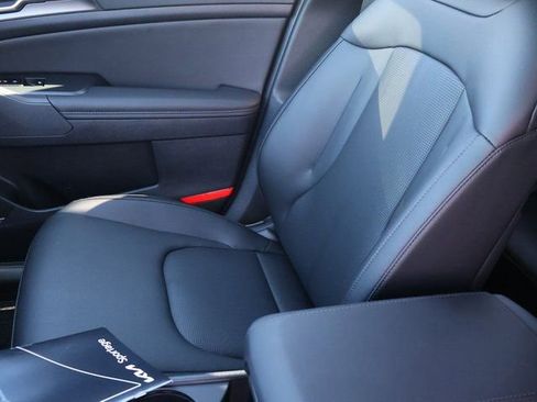New 2026 Kia Sportage EX image 24