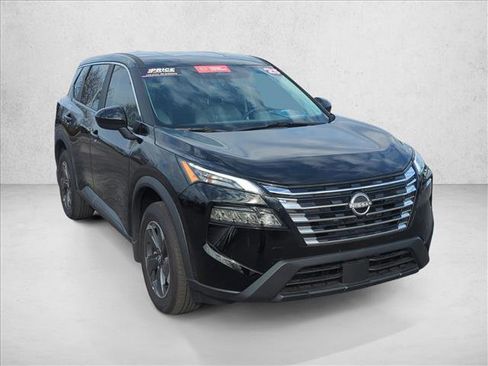 Certified 2025 Nissan Rogue SV image 3