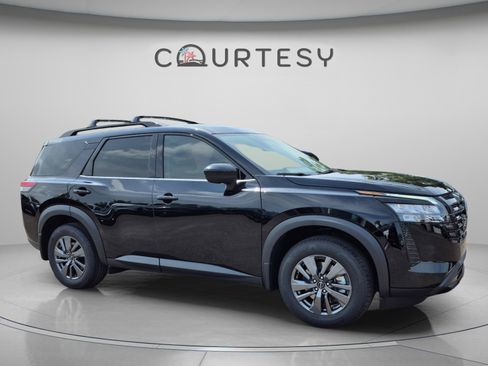 New 2026 Nissan Pathfinder SV w/ Cargo Package FWD image 9