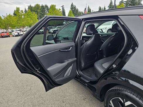Certified 2025 Kia Niro Wind FWD image 21