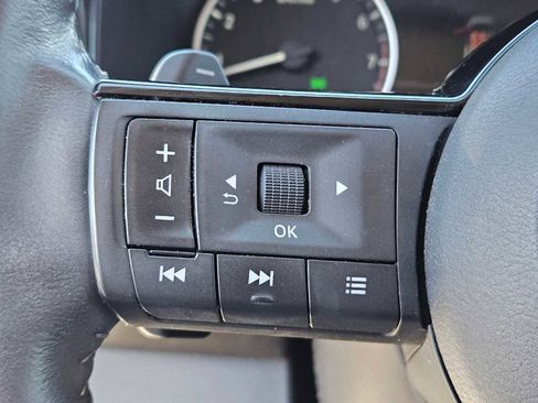 Used 2022 Nissan Pathfinder SL image 18