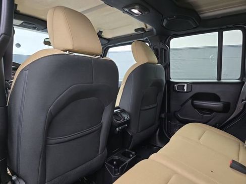 Used 2018 Jeep Wrangler Unlimited Sport S AWD/4WD image 36