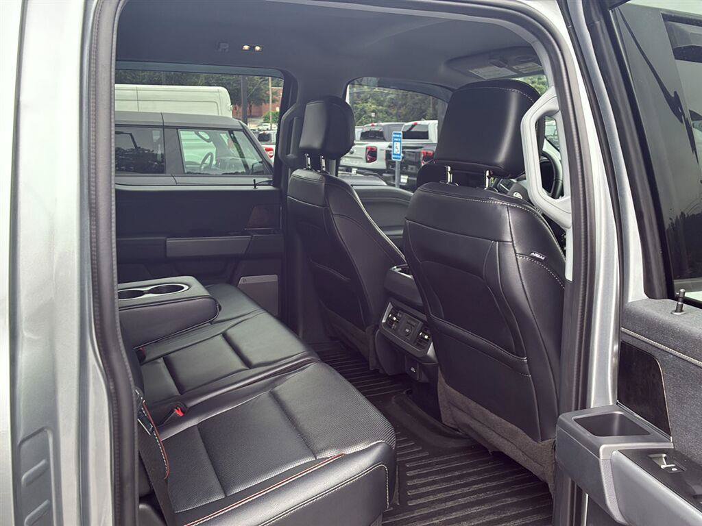 Used 2023 Ford F250 Lariat w/ FX4 Off-Road Package AWD/4WD image 2