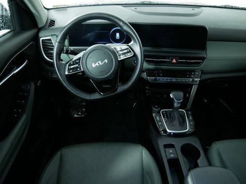 Certified 2024 Kia Seltos SX w/ SX Sunroof Package AWD/4WD image 23