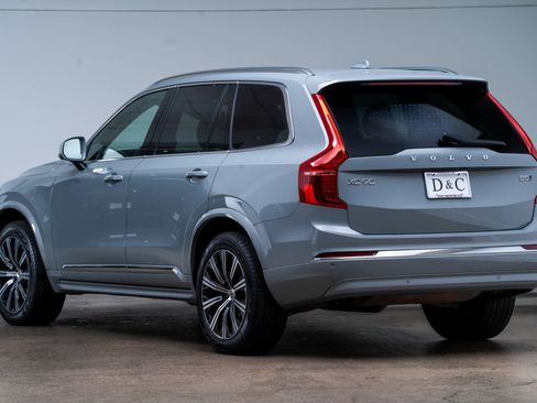 Used 2025 Volvo XC90 B5 Core AWD/4WD image 4