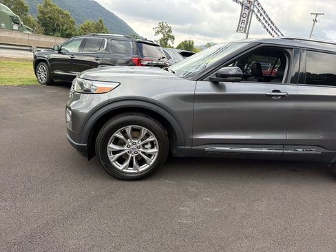 Used 2023 Ford Explorer Limited w/ Equipment Group 301A AWD/4WD image 9