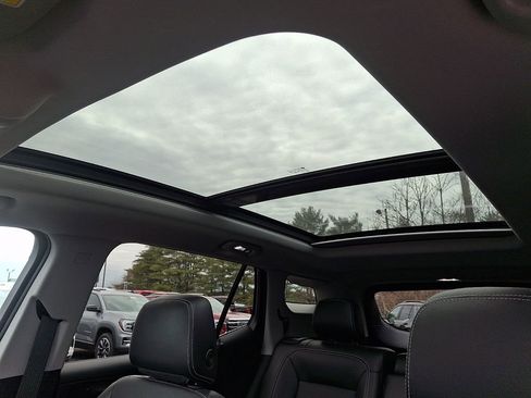 Certified 2022 GMC Terrain SLT w/ Infotainment Package II image 14