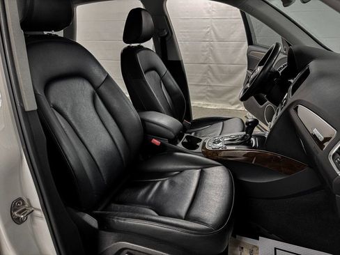 Used 2017 Audi Q5 2.0T Premium Plus w/ Technology Package image 12