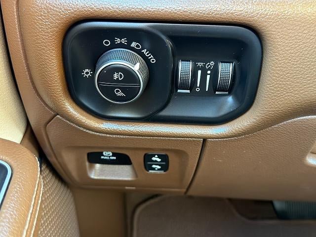 Used 2021 RAM 1500 Laramie w/ Advanced Safety Group AWD/4WD image 35