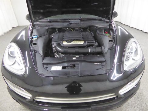 Used 2014 Porsche Cayenne AWD/4WD image 38