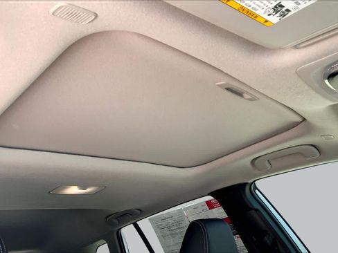 Used 2025 Toyota Corolla Cross XLE w/ Convenience Package FWD image 14