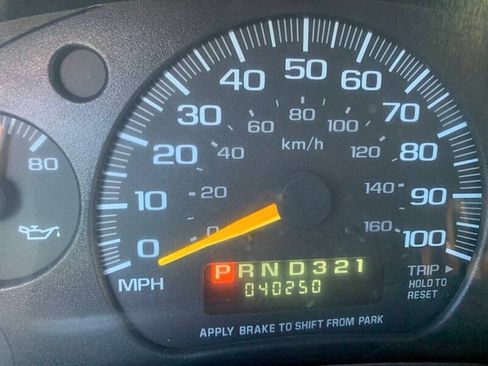 Used 2000 Chevrolet Express 1500 RWD image 8