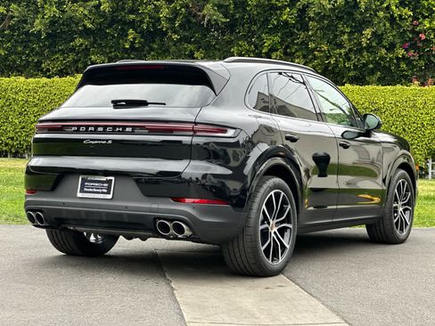 New 2026 Porsche Cayenne S image 8