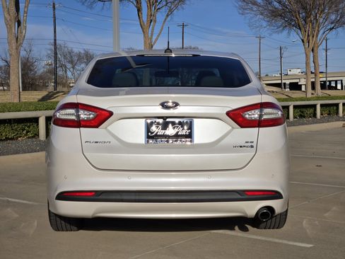 Used 2016 Ford Fusion SE w/ Equipment Group 502A image 15