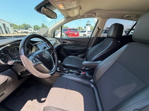Used 2022 Buick Encore Preferred w/ Safety Package FWD image 4