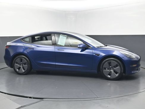 Used 2023 Tesla Model 3 Standard Range RWD image 5